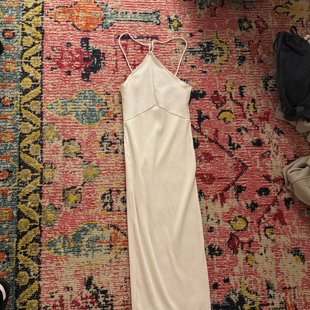 Stretchy white floor length dress ! Perfect for summer !